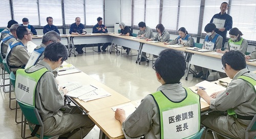 情報共有を行う職員