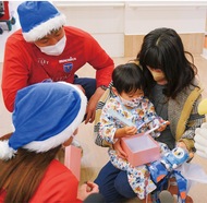 横浜ＦＣが市民病院訪問