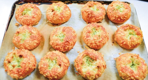 写真は第１弾のパン。第２弾はきょうから販売される