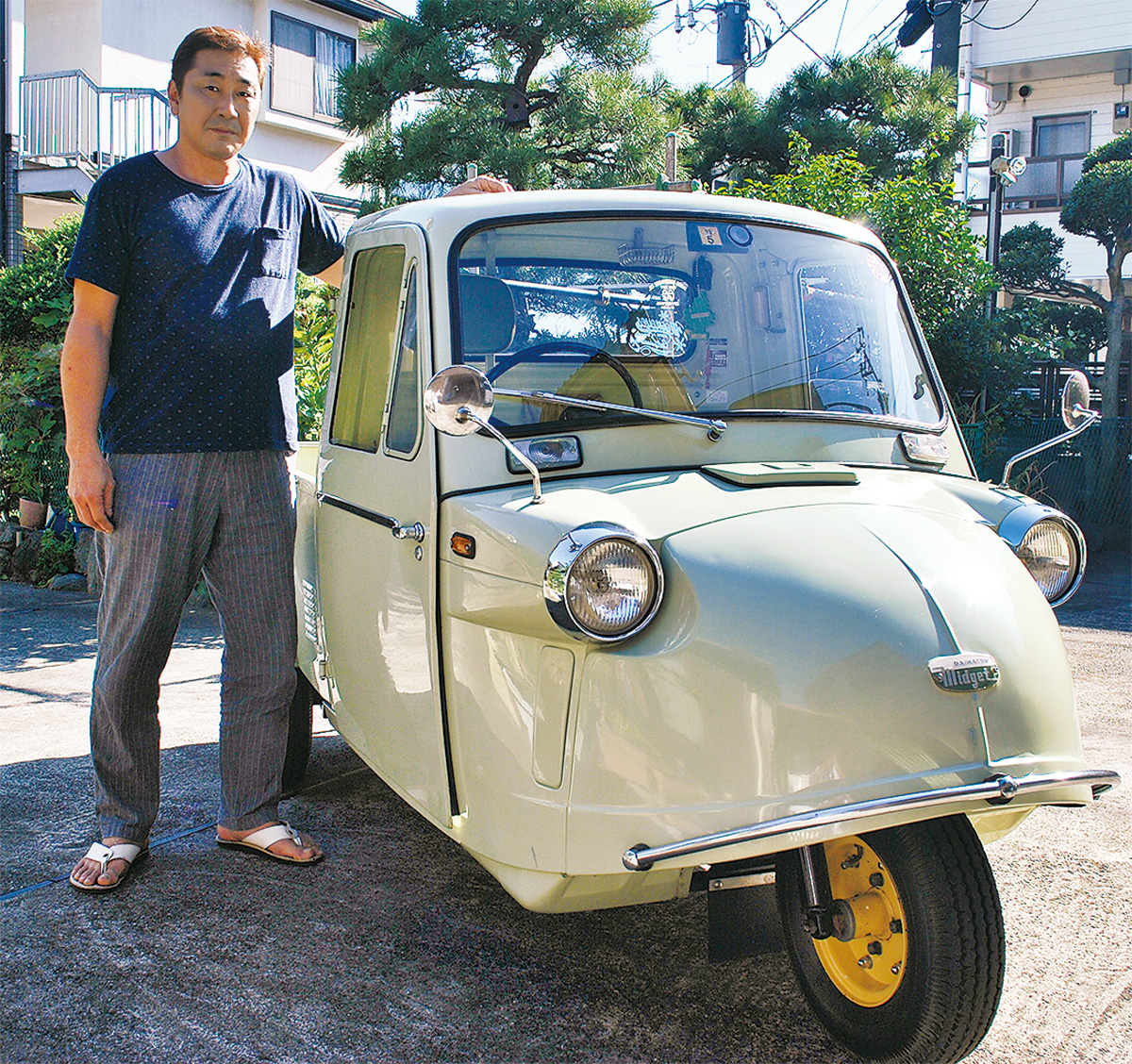 愛車「ミゼット」で街を走る