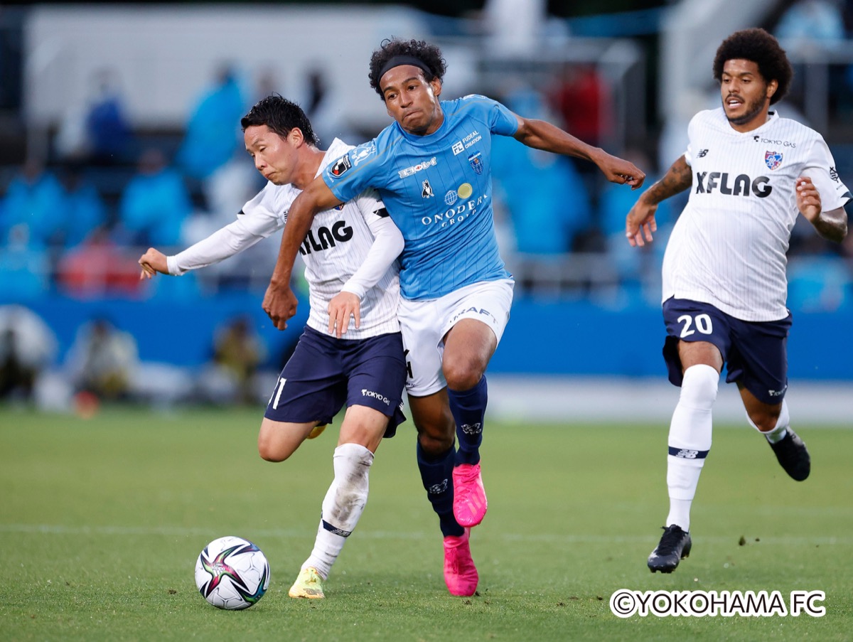 果敢に攻めるもネット揺らせず惜敗 (写真1)