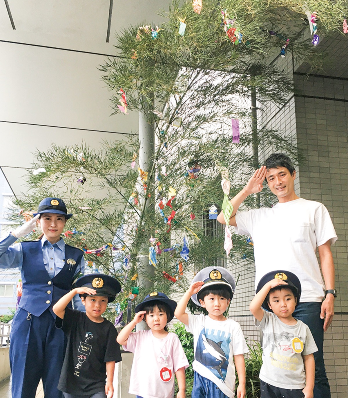 警察署に七夕飾り 幼稚園児から贈り物 保土ケ谷区 タウンニュース