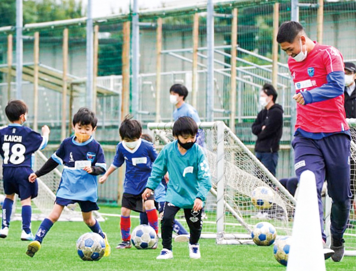 横浜ｆｃ ユース選手が子どもたち指導 企画 運営も担い 草の根 活動 保土ケ谷区 タウンニュース