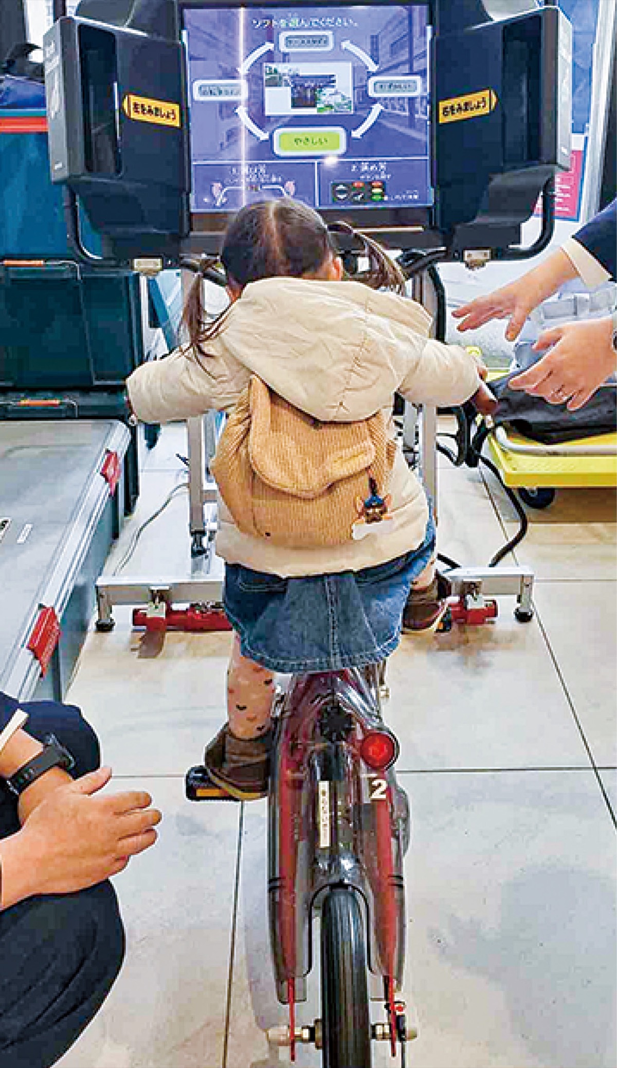 自転車ヘルメット着用を 市、イオン天王町で啓発 | 保土ケ谷区 