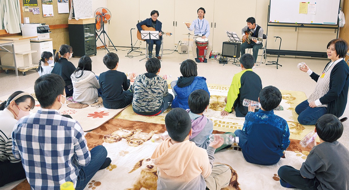 マラカスで親子間交流