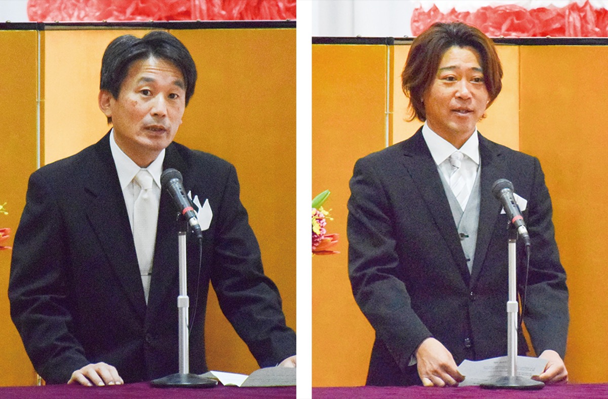 あいさつに立つ三村実行委員長（右）と秦校長（左）