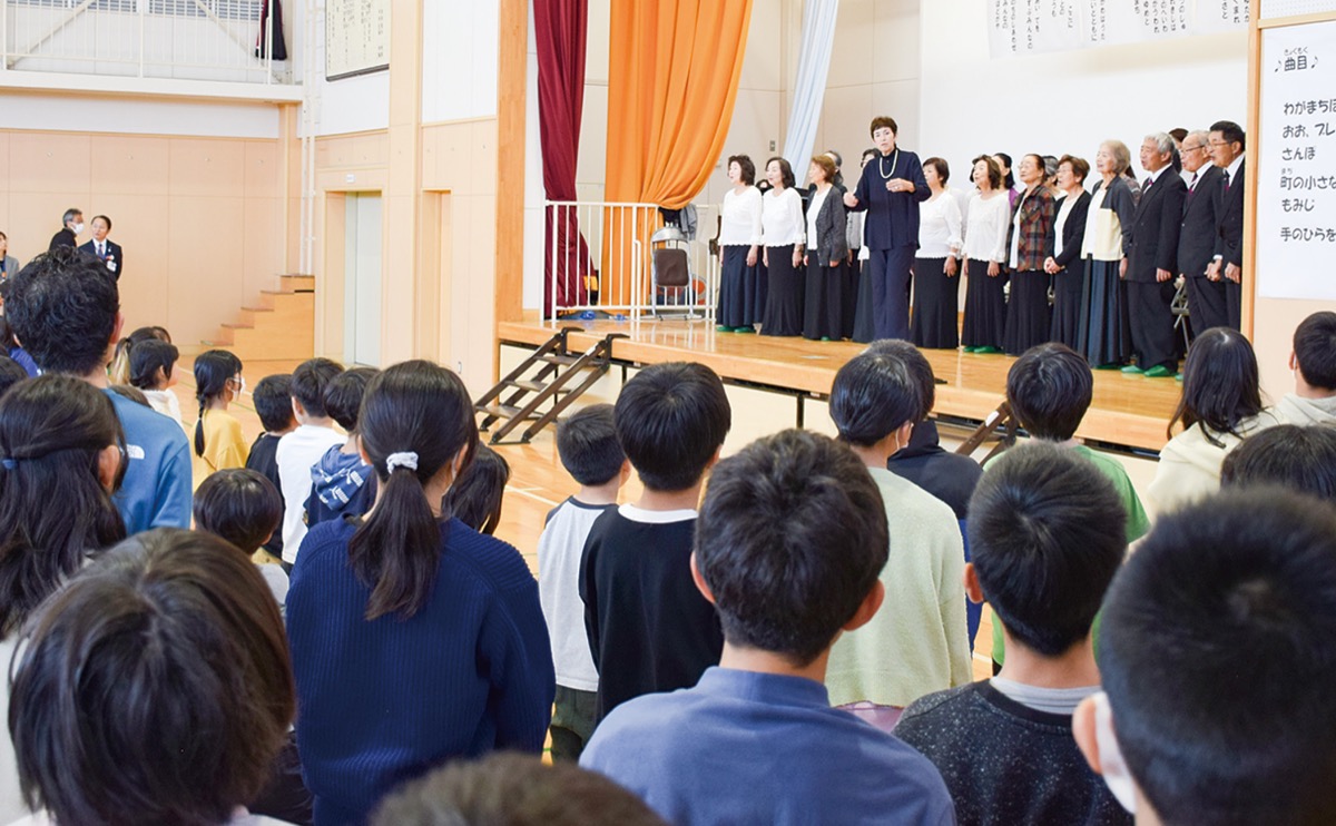 音楽通し児童と交流