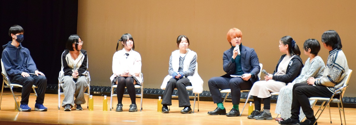 「読書の魅力 早く気付いて」