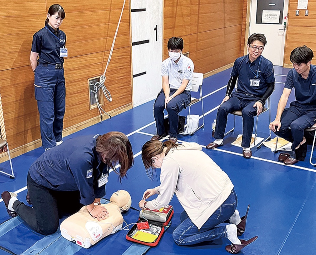 講習を受ける社員