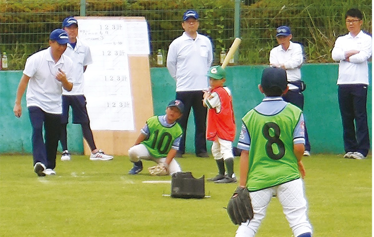 トスベースボールの様子=区提供