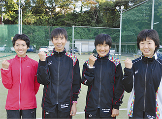 左から、出水田さん、秋山さん、松浦さん、松本さん（上原さんは欠席）