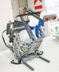 開発した自動消毒ロボット