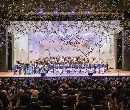 盛大に行われたフィナーレ公演＝提供