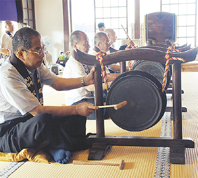 正泉寺 希少仏事の双盤念仏 伝統の響き荘厳に | 鶴見区 | タウンニュース