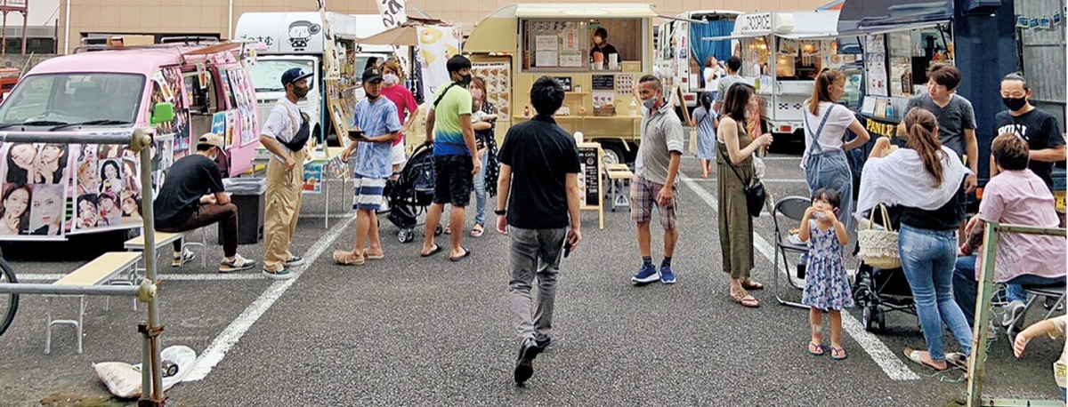 キッチンカー賑わい作る 西口で初のマルシェ | 鶴見区 | タウンニュース
