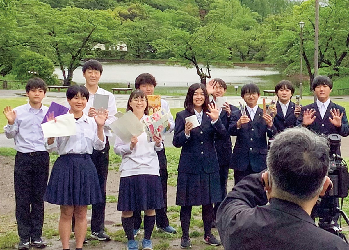 会談に参加した生徒たち=提供