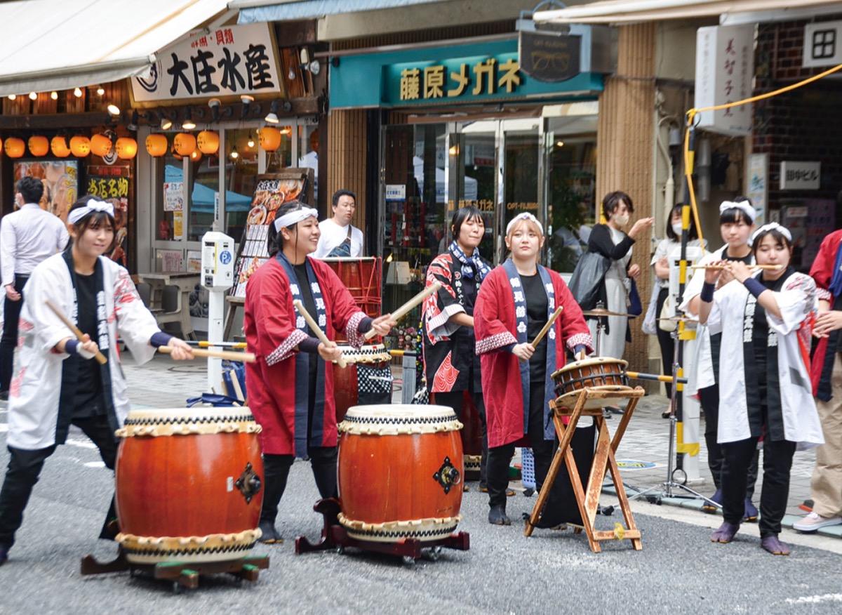 鶴見総合高校による太鼓演奏
