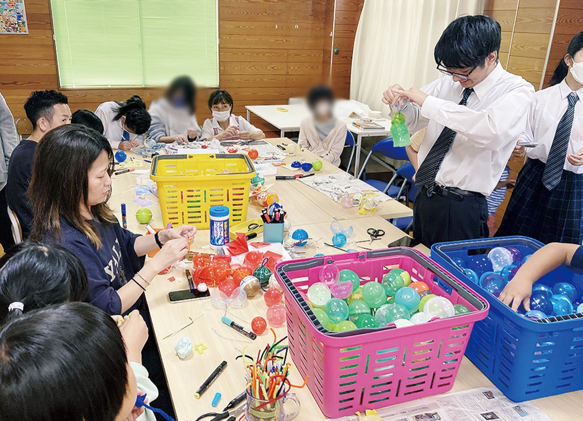 カプセルアートで惑星づくり