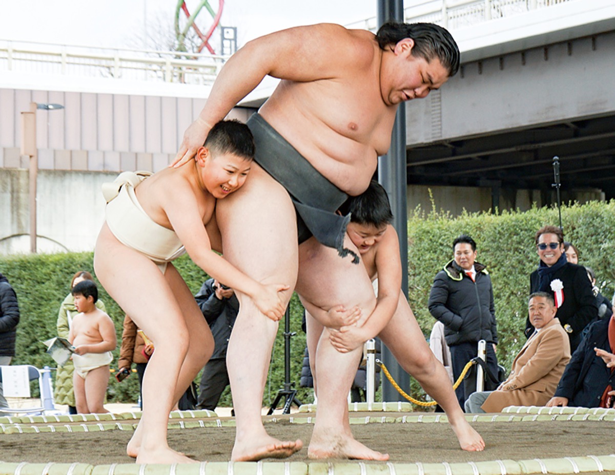 新横浜公園に相撲場完成