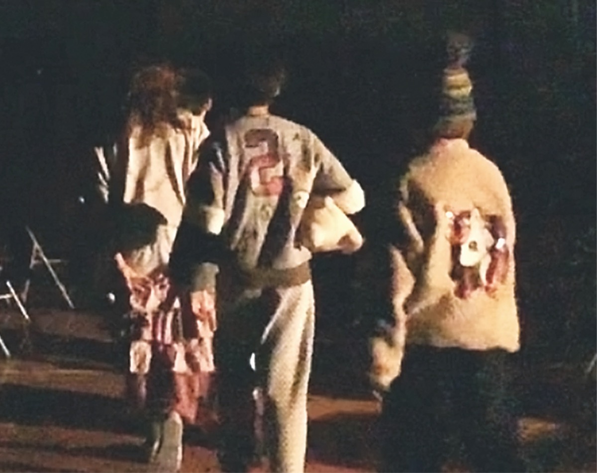 不要になった服でファッションショー