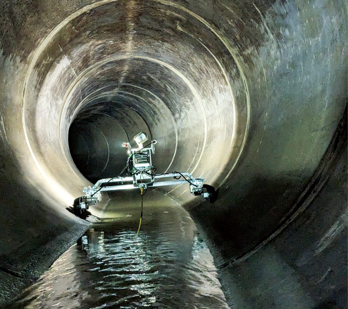 腐食やひび割れ確認