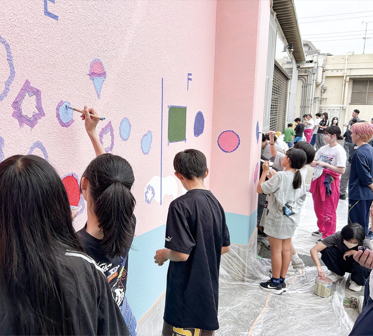卒業制作で校舎に記憶残す