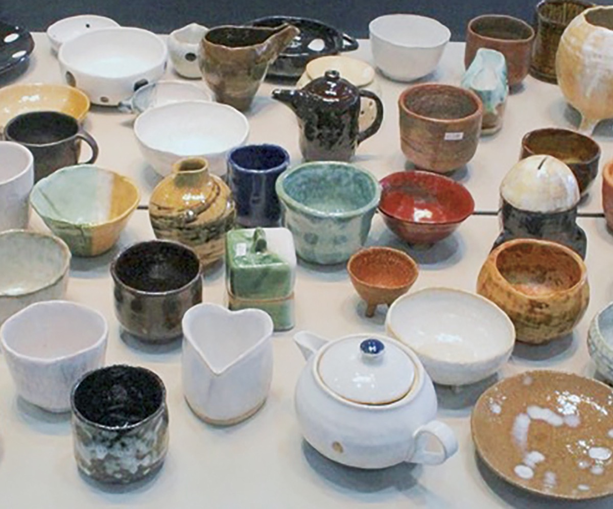 陶藝倶樂部が支援バザー