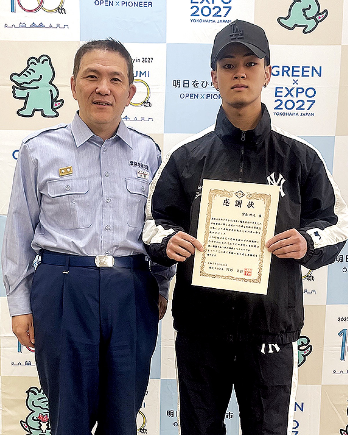 溺れた男性を大学生２人が救助