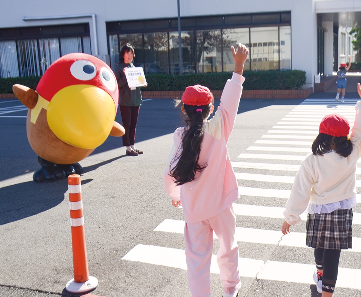 横断前は｢キョロキョロ｣と