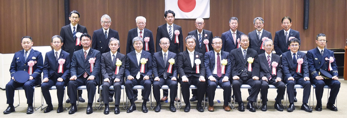 10人３団体に納税表彰