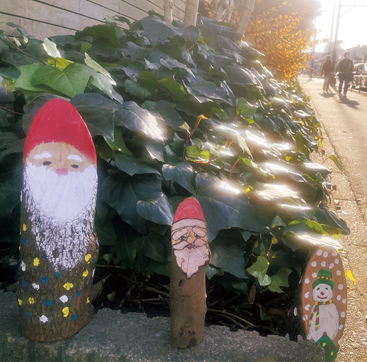 国道１号沿いに｢枝サンタ｣