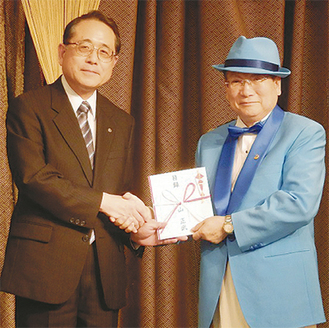 小山氏（写真左）と近藤事務局長