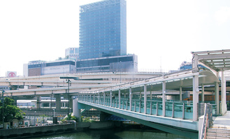 「横浜駅ポートサイド人道橋」