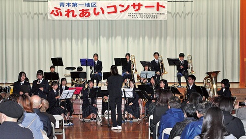 栗田谷中学校吹奏楽部の演奏風景