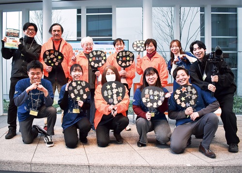 中丸町内会の面々も駆け付けたまちかけの発表