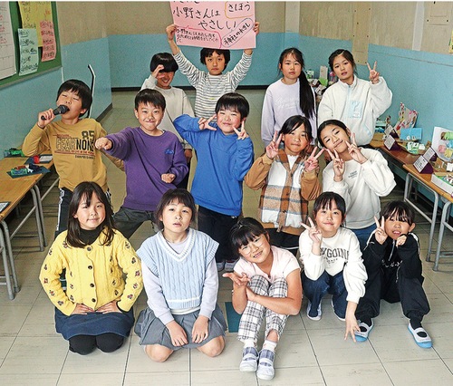 動画撮影を行った児童たち