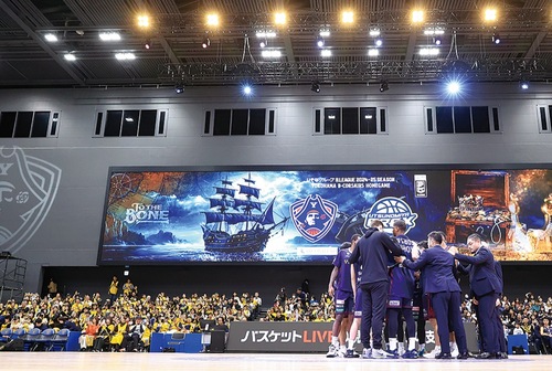 横長のビジョンが特長の横浜ＢＵＮＴＡＩ(C)Ｂ-ＣＯＲＳＡＩＲＳ