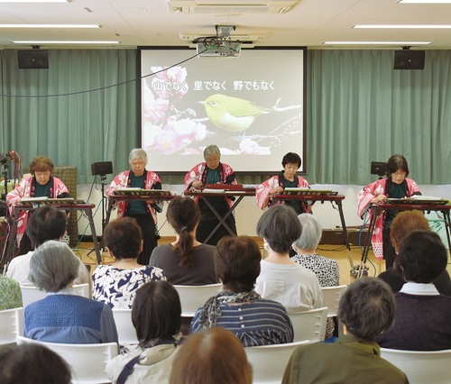 10曲を演奏した