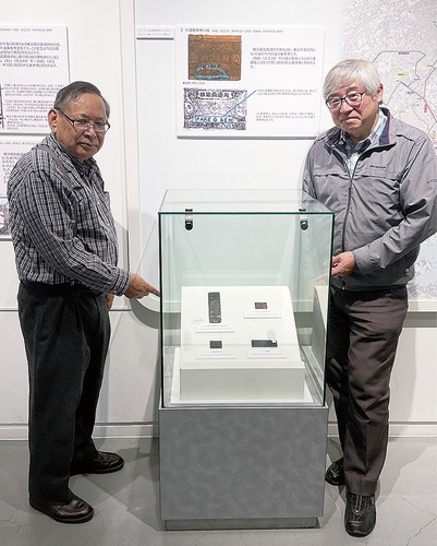 発見について語る森田さん（左）と竹中さん