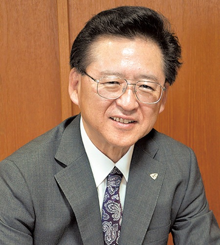 取材に応じる鈴木さん