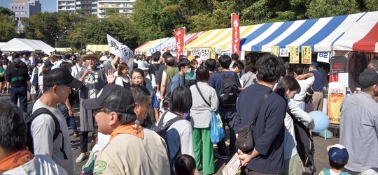 にぎわう会場（写真は昨年）