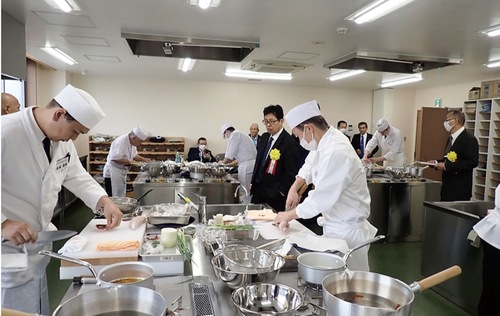 審査の様子＝提供