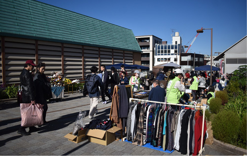 天気に恵まれ多くの人で賑わった