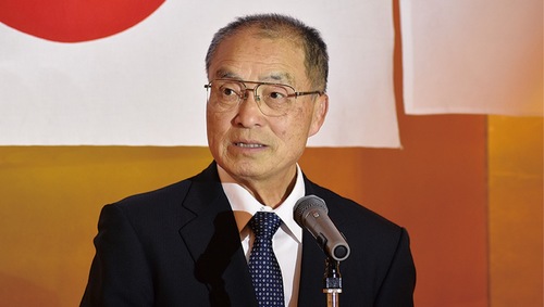 挨拶する区連会の岐部会長