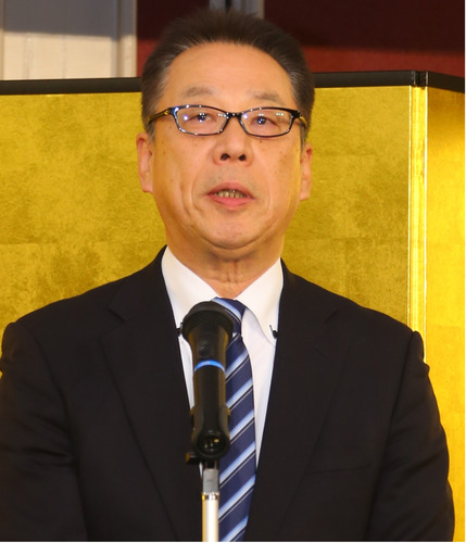 あいさつする林会長