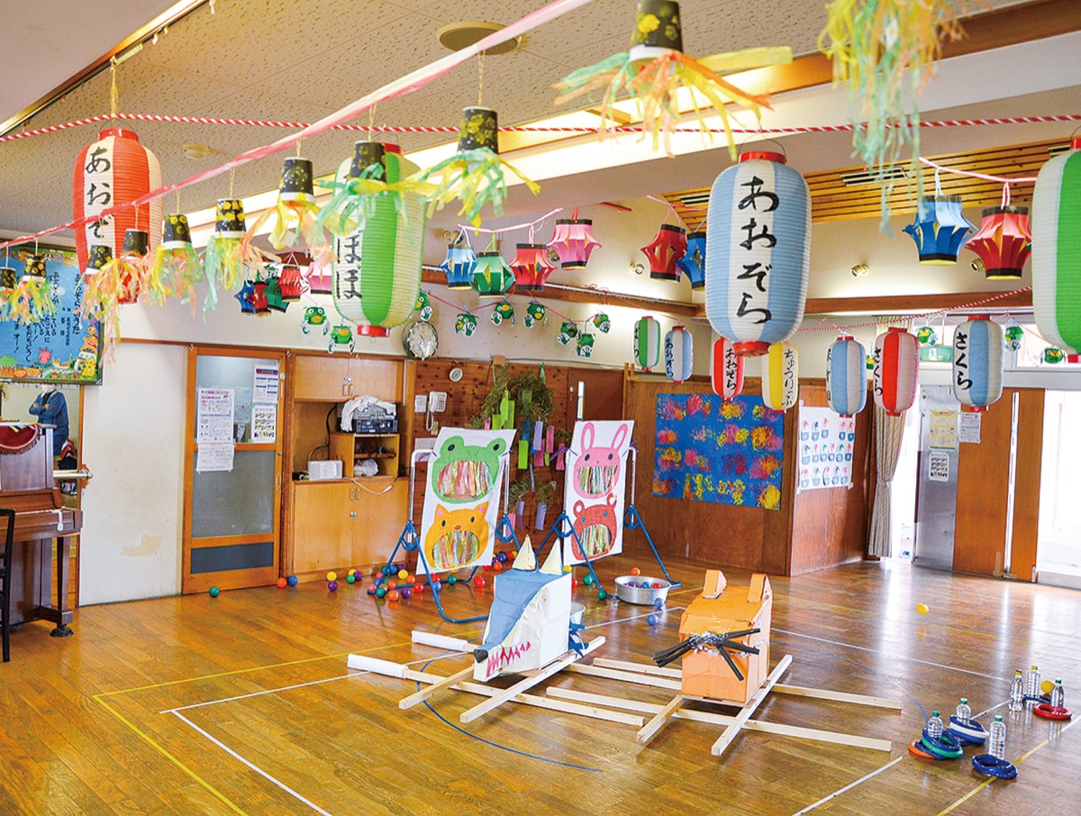 楽しい 手作りの夏祭り あおぞら保育園で園舎装飾 神奈川区 タウンニュース