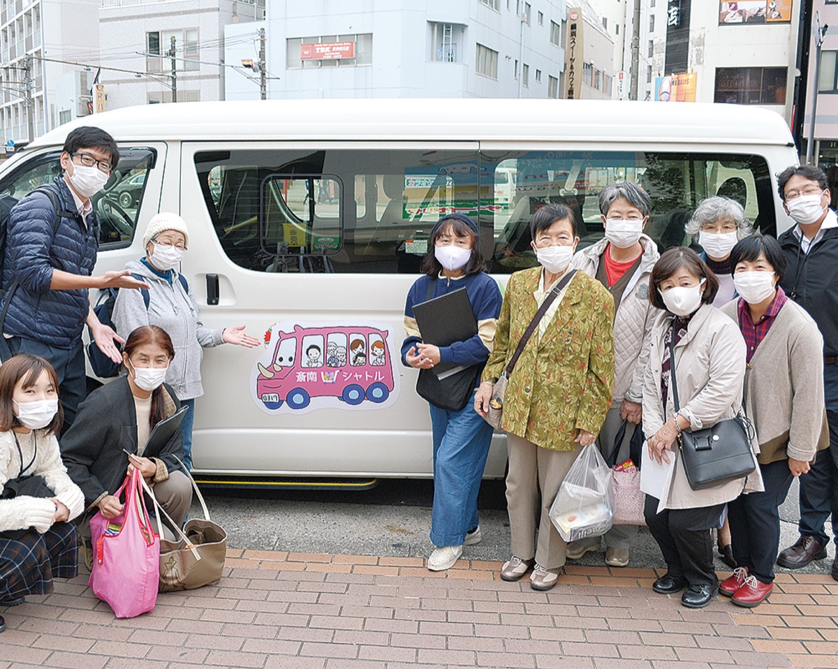 初回に参加した地域住民ら