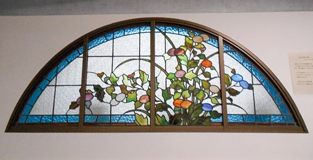 現在も残るステンドグラス