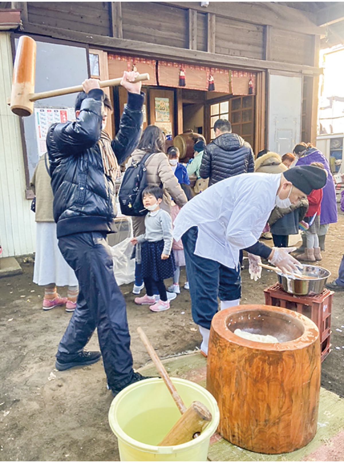 餅つきで「良い年に」