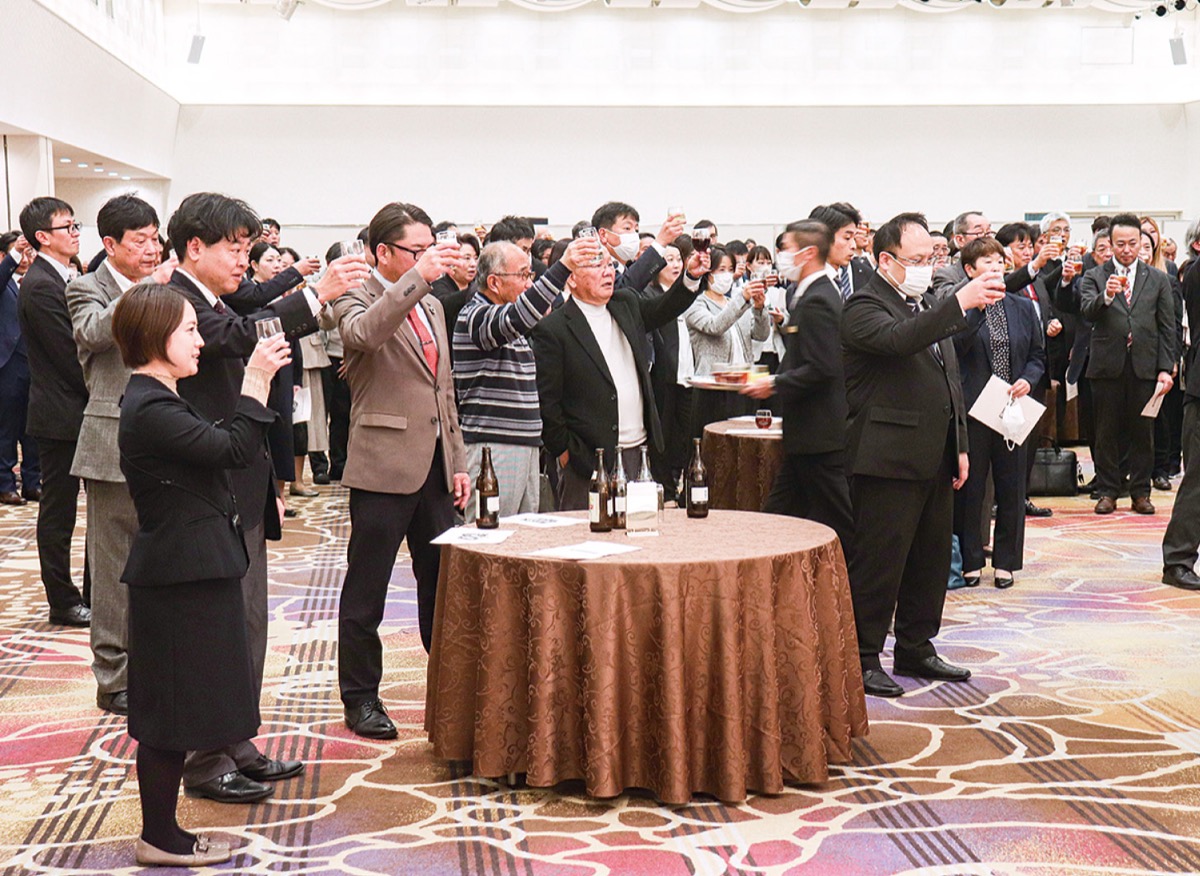 約４年ぶりに乾杯も